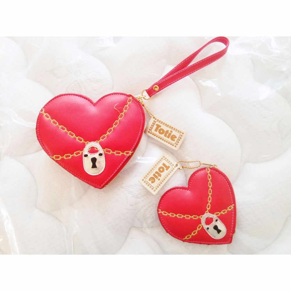 Totie clutch wristlet and coin wallet set